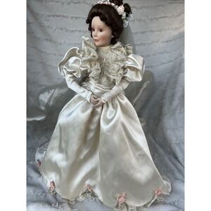 1994‎ Ashton-Drake Bride Doll by R. Eult 6079FC Porcelain Lace Gown 18"